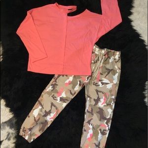 NWOT ✴️Bright Pink Cut-out Top/Camo Joggers